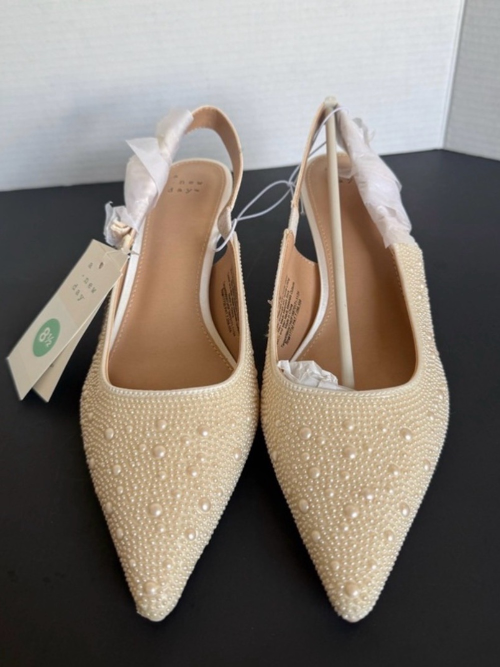 A New Day Pearl Slingback Kitten Heels Cream Bridal Shoes Women’s 8.5 NWT